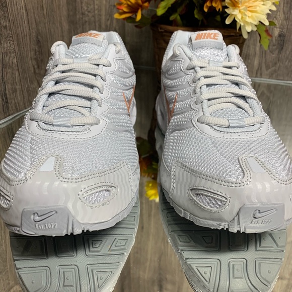 ❤️NWT NIKE WMNS AIR MAX TORCH 4 pure platinum/MLTC - Picture 3 of 8